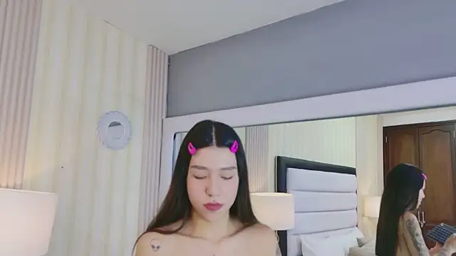 VioletSweetts' Live XXX Chat