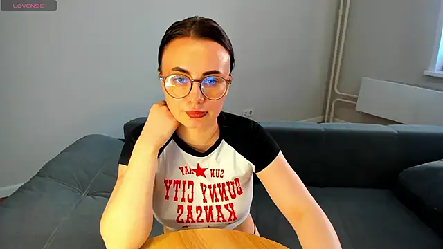MewStellan Live XXX chat