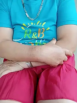 tuyet-nhi's Live XXX Chat