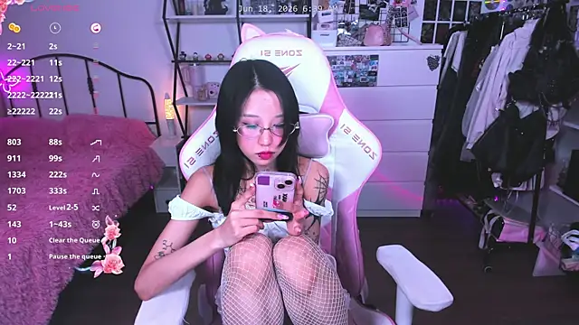 ashleywowmeowのライブXXXチャット