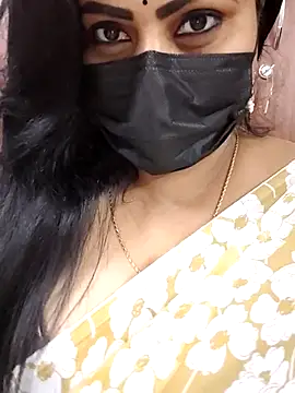 Anushka_flowerのライブXXXチャット