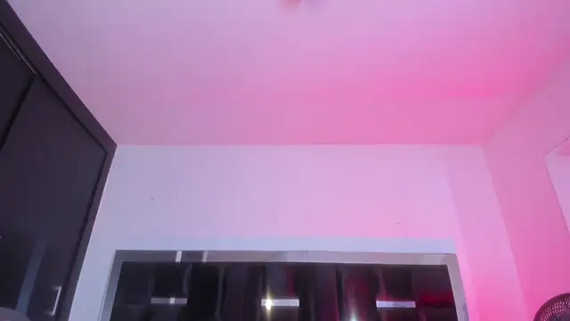 DANITENDER555's Live XXX Chat