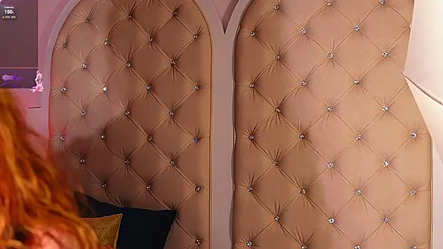 caroline_adams_'s Live XXX Chat