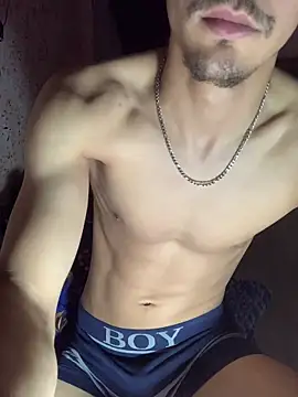 IRONMAAN28's Live XXX Chat