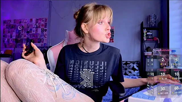 Lunaacyy Chat XXX in diretta