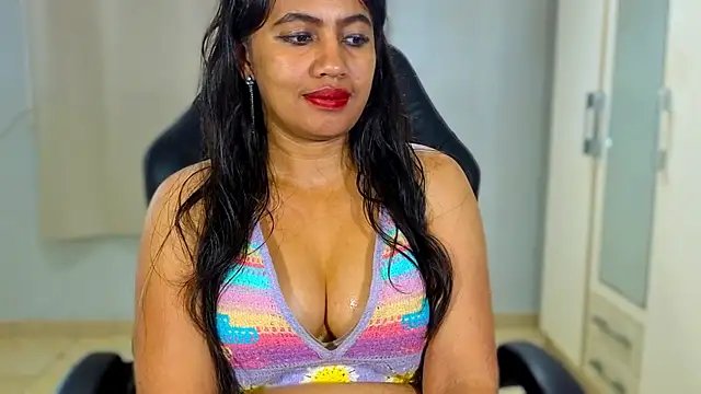 دردشة FannyXhot الجنسية المباشرة