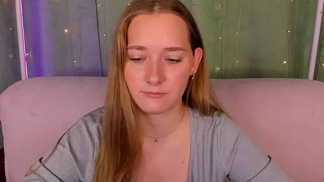 AlinaVice Chat XXX in diretta