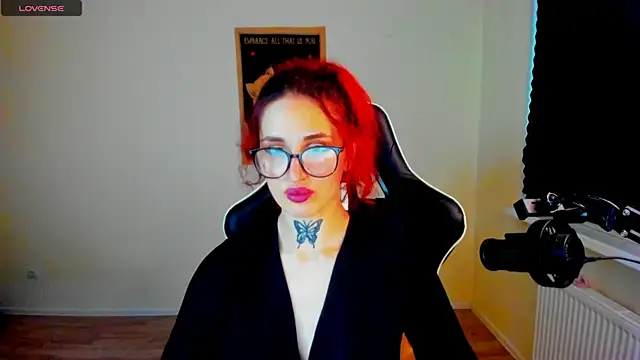 Chat +18 de your_tora ao vivo