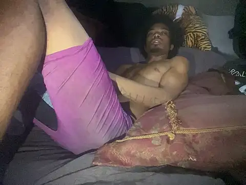 SlimeCrownzOut5's Live XXX Chat