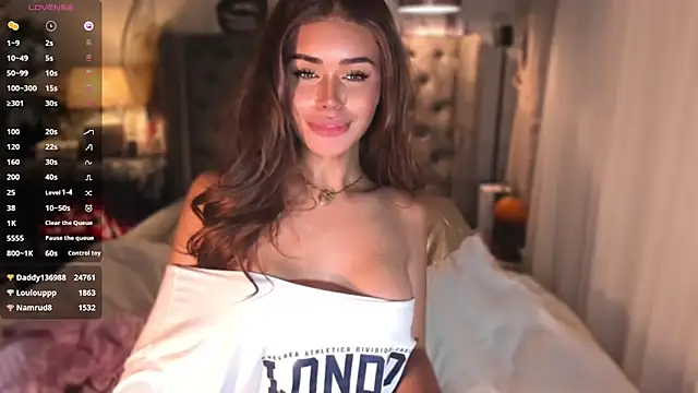 Chat +18 de ParisianDoll ao vivo