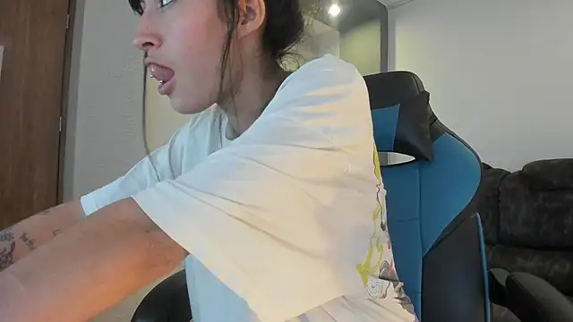 צ'אט XXX בשידור חי של jessi_lemuss