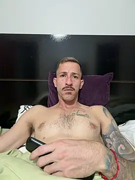 Онлайн чат XXX MeladoDiMel