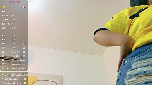 curvybuffgirllll 现场XXX聊天