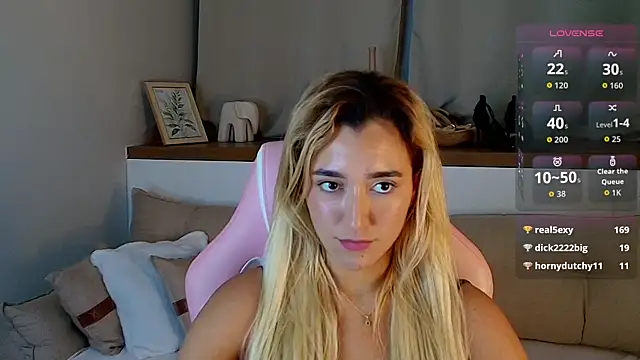 Chat +18 de Luuna_Velvvet ao vivo