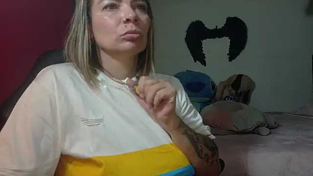charlotedoll Adlı Modelin Canlı XXX Sohbeti