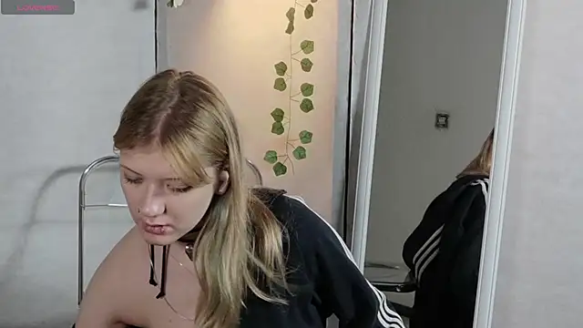 Lina_Wi Chat XXX in diretta