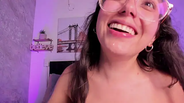 צ'אט XXX בשידור חי של SofiaLujan_
