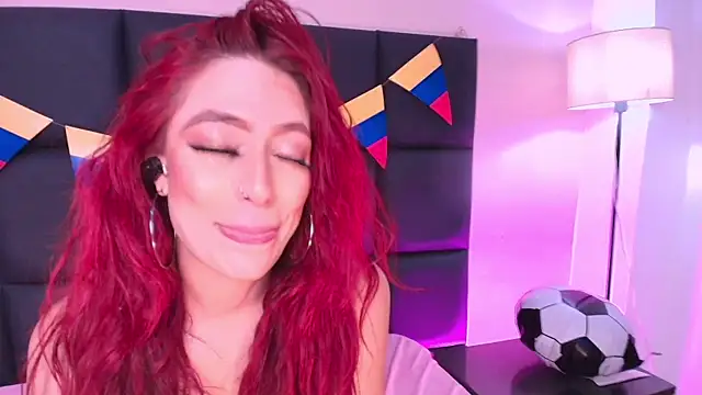 JupiteFox Live XXX Chat