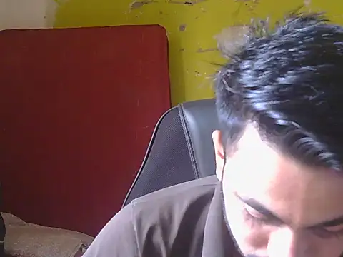 StubborndesiboyのライブXXXチャット