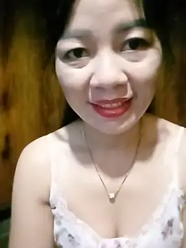 Yiyi102300 Live XXX-chat