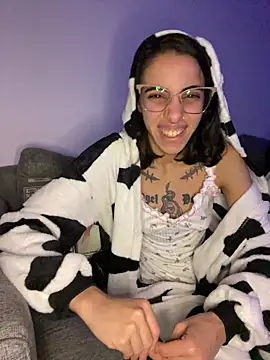 Poison_Ivy_29's Live XXX Chat