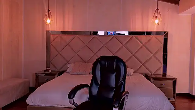 AgathaKondo_'s Live XXX Chat