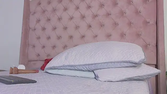 _Linoshka_1 Adlı Modelin Canlı XXX Sohbeti