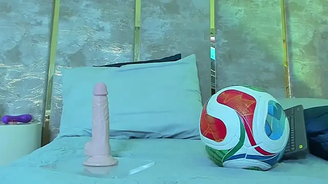 MaiaLopez Adlı Modelin Canlı XXX Sohbeti