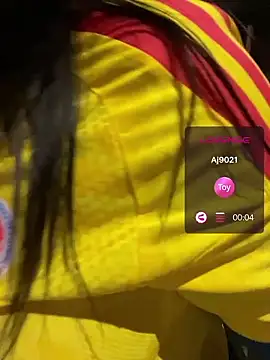 Chatroom XXX en direct de miaboobs19