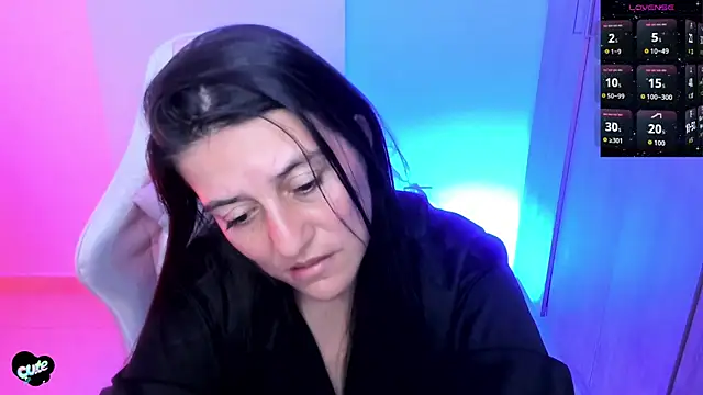 Saskyaa's Live XXX Chat