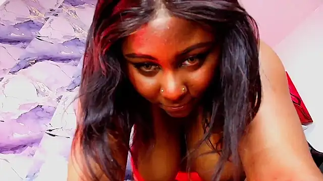 XXX chat uživo modela AngelThroatt