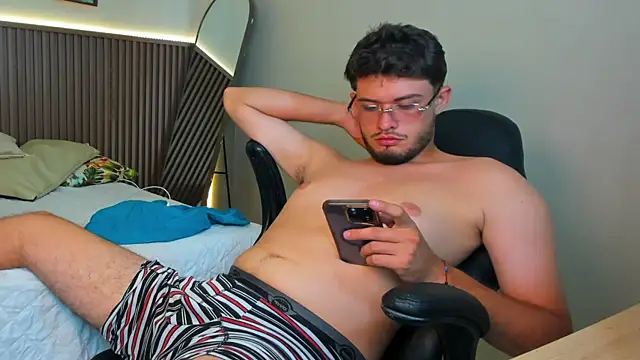 Chat +18 de Joan_Blake ao vivo