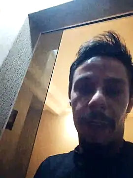 Santanacumxplod's Webcam Show