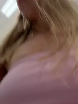 Chat +18 de lunagirl13 ao vivo