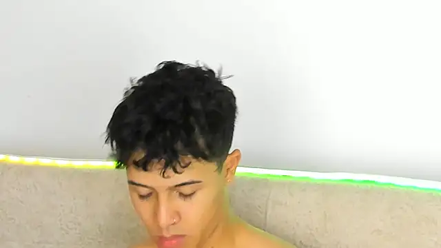 _Alex_Colton Show in webcam