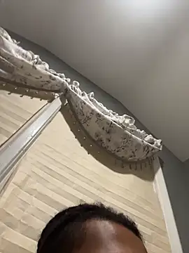 Mellyj053 现场XXX聊天