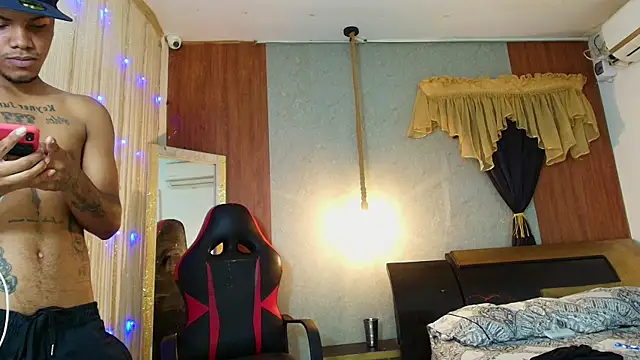 artur_collins_ webkamerás műsora