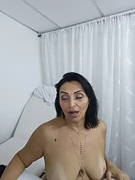 zullyxhot Chat XXX in diretta