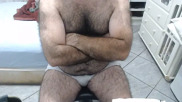 MysterBearMG Chat XXX in diretta