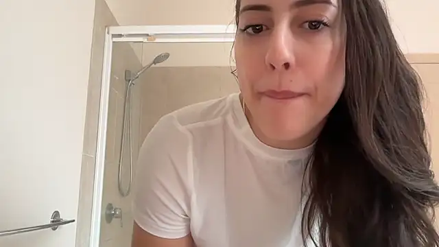 sieeena Adlı Modelin Canlı XXX Sohbeti
