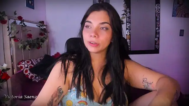 victoriaasaenz_ Adlı Modelin Canlı XXX Sohbeti