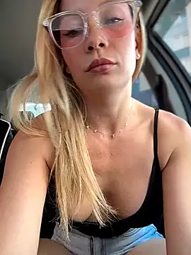LavenderHot Adlı Modelin Canlı XXX Sohbeti