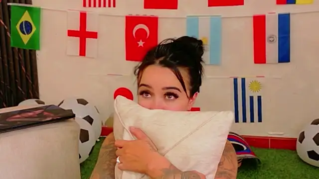 EmmyEvans1 Live XXX-Chat