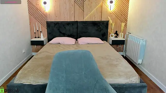 Crystal-Lace Adlı Modelin Canlı XXX Sohbeti