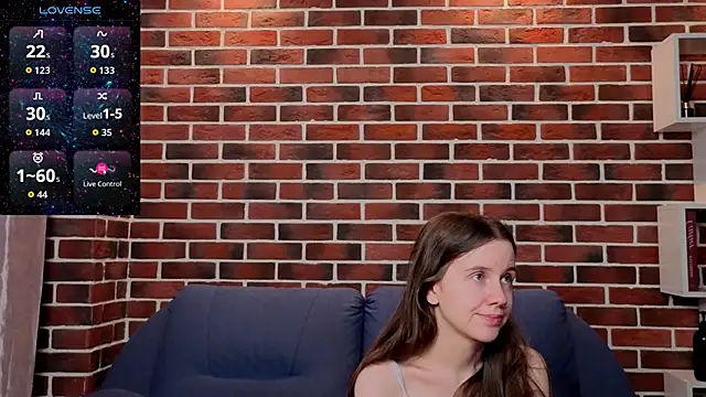 Chat +18 de MyrtaMcclaney ao vivo