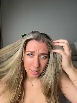 Aussielulu's Live XXX Chat