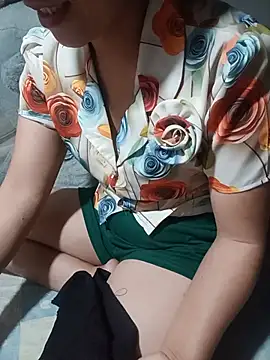 Alice-567 Adlı Modelin Canlı XXX Sohbeti