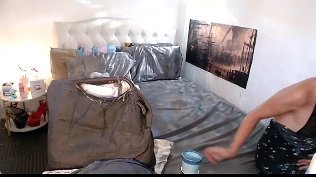 NinaDOM4CUM: απευθείας συνομιλία ΧΧΧ