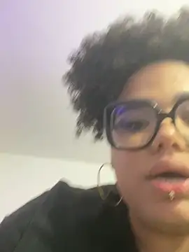 SunniieeFrequency's Live XXX Chat