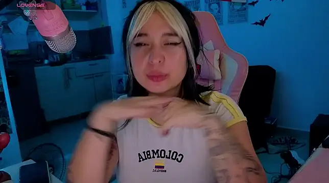 Celeste_Bauman Adlı Modelin Canlı XXX Sohbeti